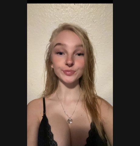 Blonde_vivi