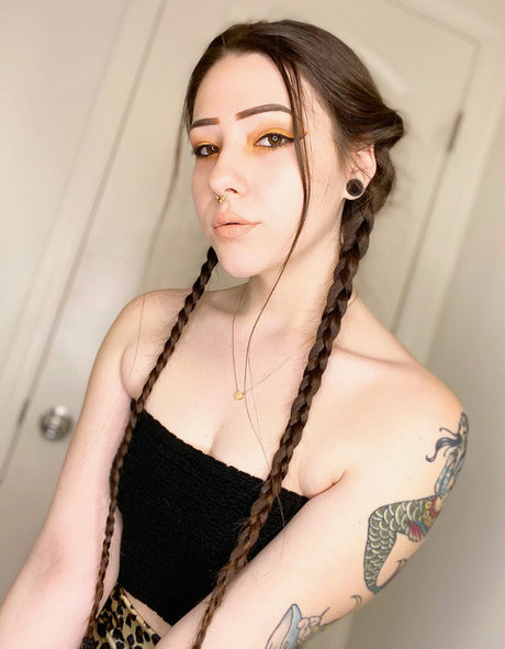 Photo nue de fuite OnlyFans de Poppunkinn