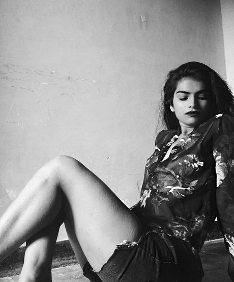 Photo nue de fuite OnlyFans de Nidhi Goel