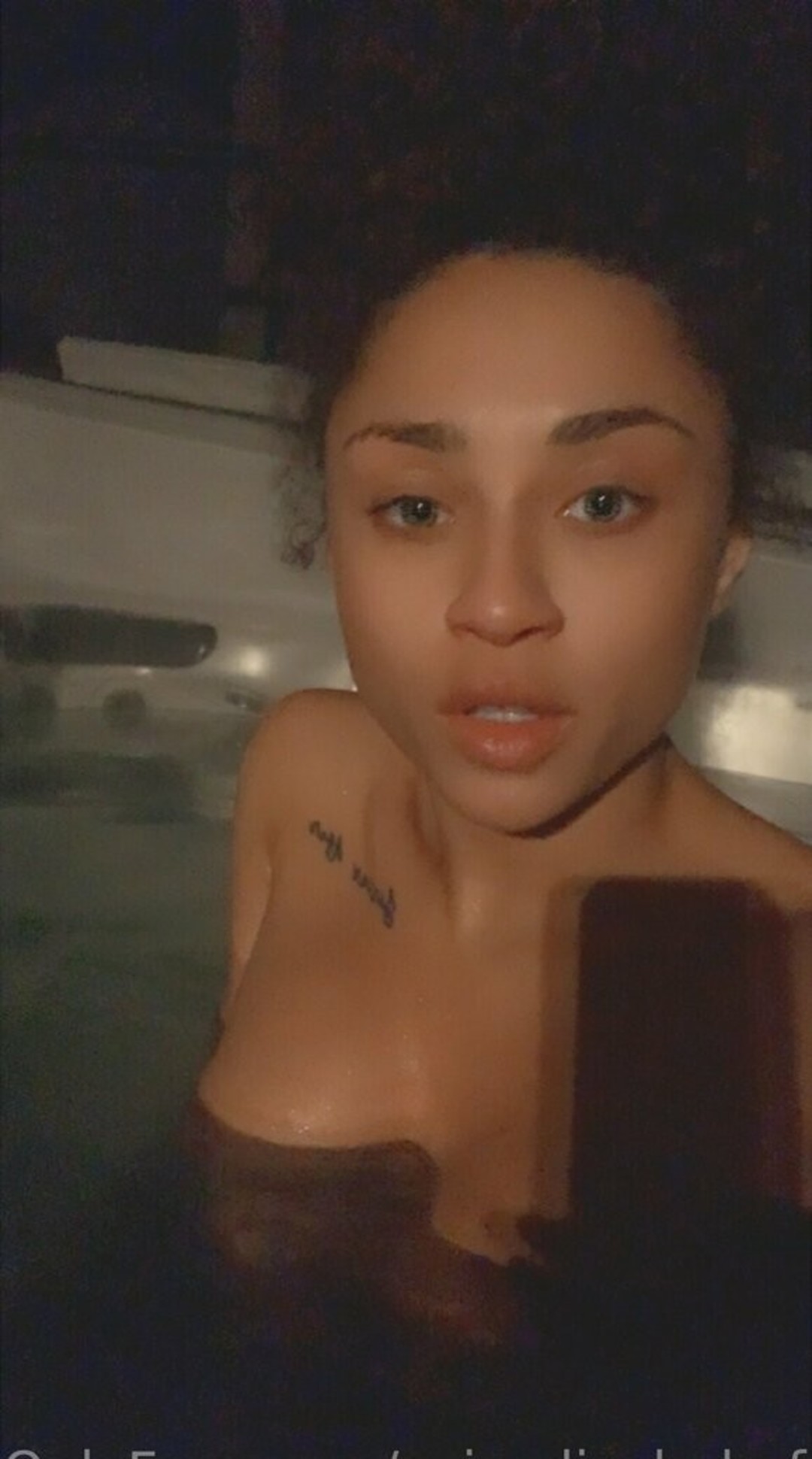 Photo nue de fuite OnlyFans de Spicedicebabyfree #13 Photo nue de fuite OnlyFans de Spicedicebabyfree #13