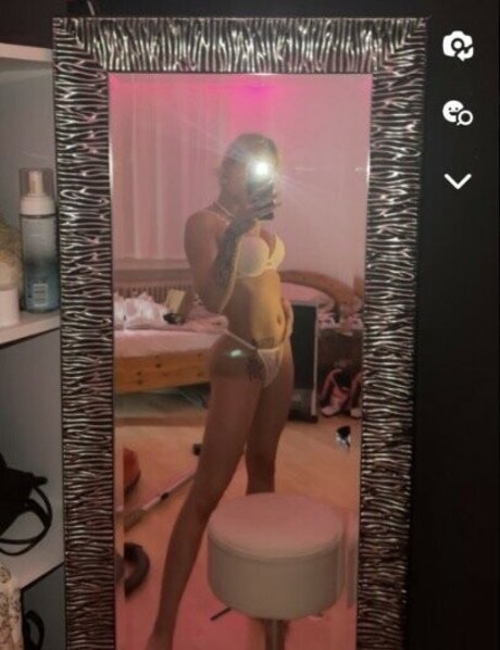 Photo nue de fuite OnlyFans de Sophioosh