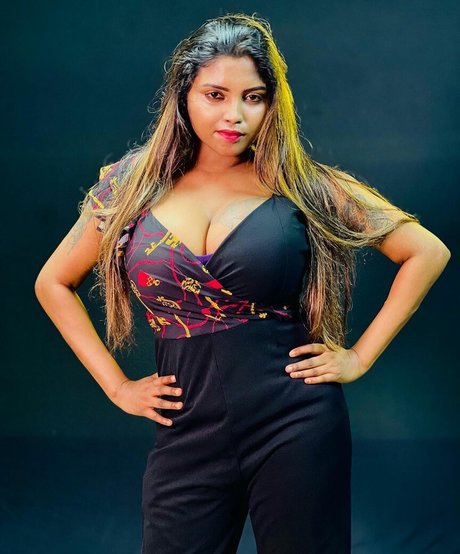 Photo nue de fuite OnlyFans de Elakkiya Rajendran