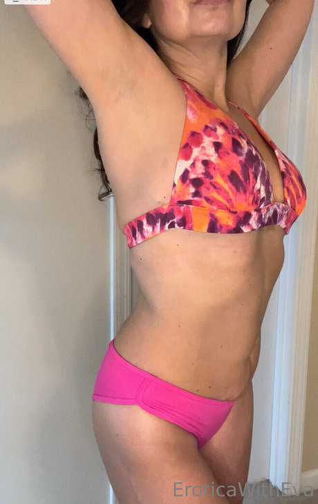 Photo nue de fuite OnlyFans de Eroticawitheva