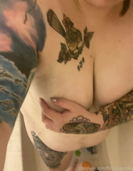 Photo nue de fuite OnlyFans de Thiccnspooky
