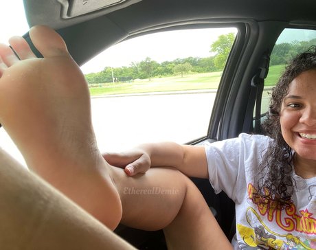 Photo nue de fuite OnlyFans de Etherealdemiefeet