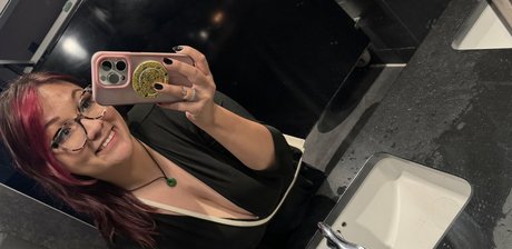Photo nue de fuite OnlyFans de Jessjewelzzz
