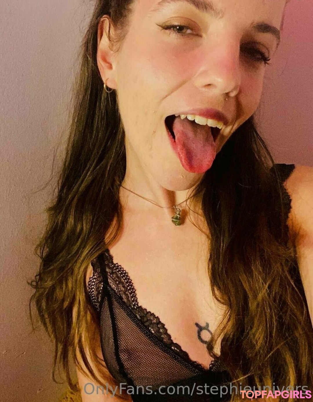 Photo nue de fuite OnlyFans de Stephieunivers #29 Photo nue de fuite OnlyFans de Stephieunivers #29