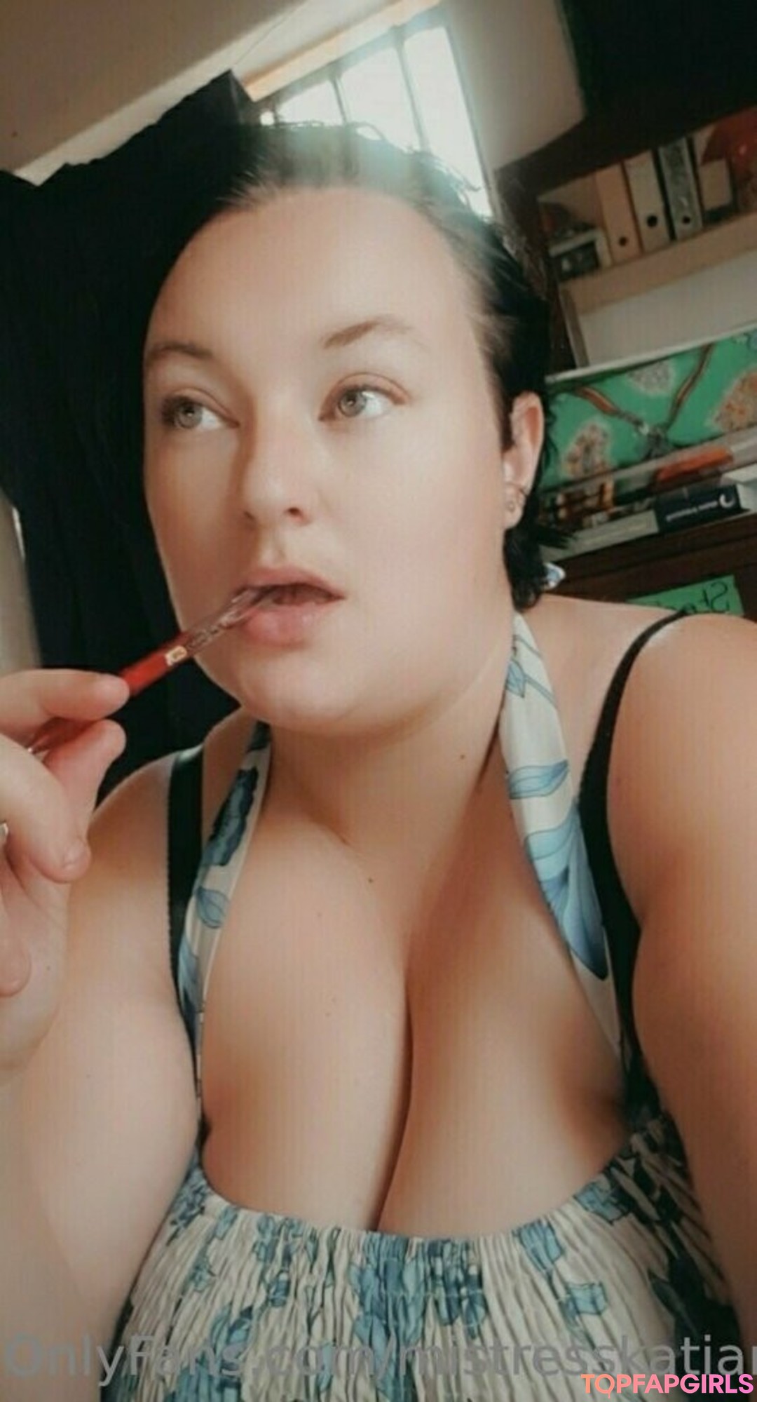 Photo nue de fuite OnlyFans de Mistresskatiana #97 Photo nue de fuite OnlyFans de Mistresskatiana #97