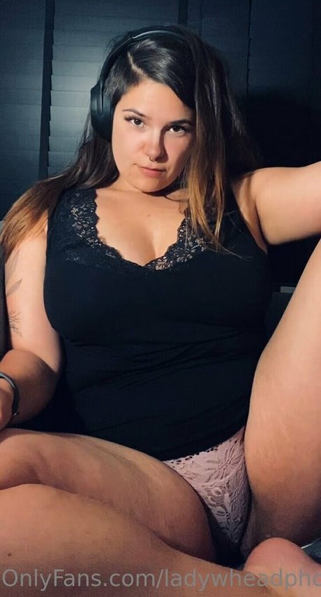 Ladywheadphones