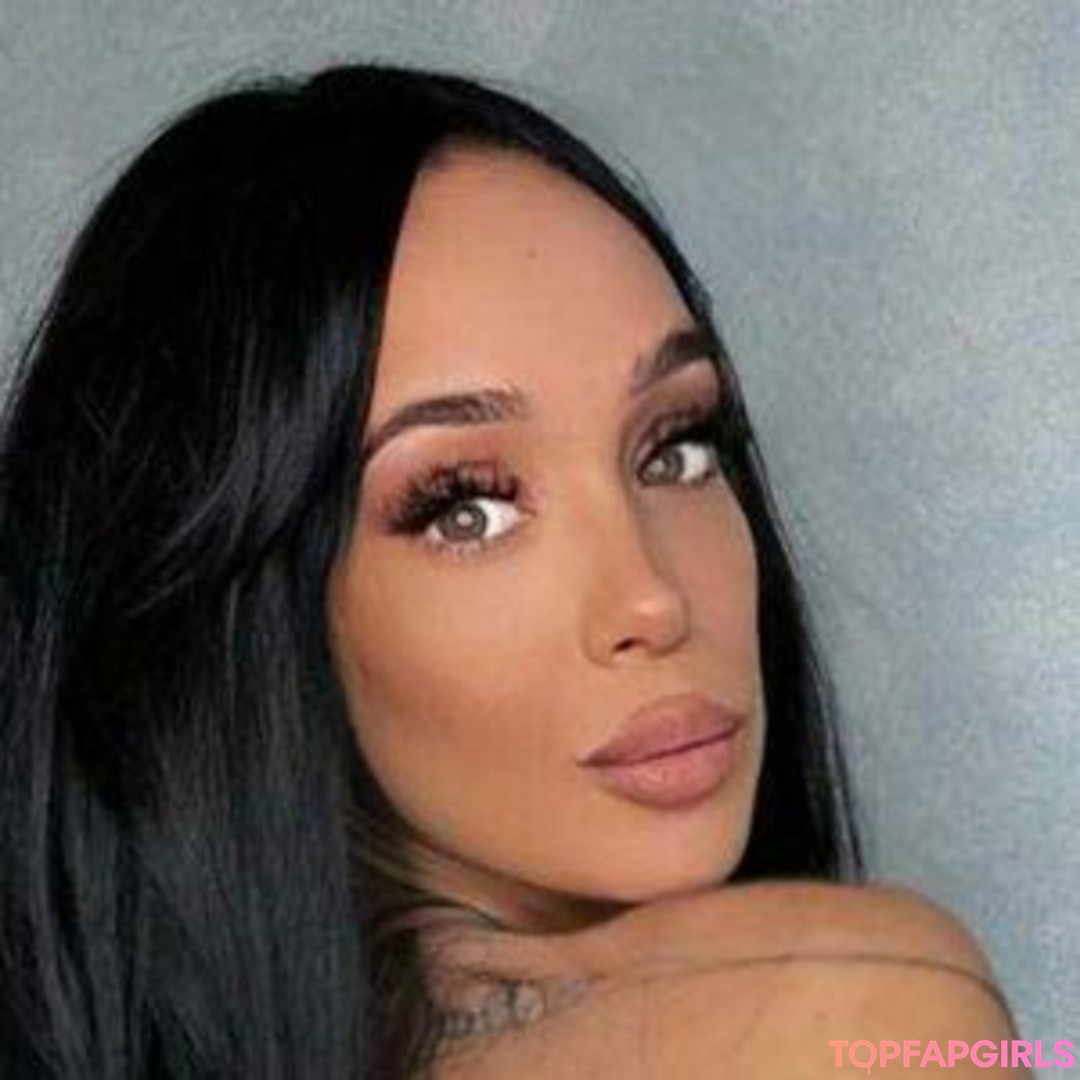 Photo nue de fuite OnlyFans de Latextemptress #2 Photo nue de fuite OnlyFans de Latextemptress #2