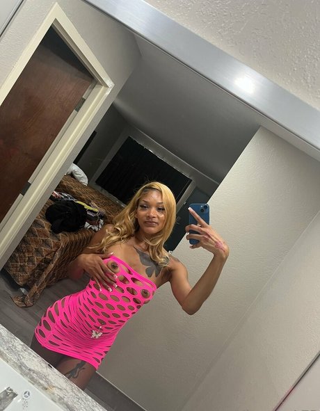 Photo nue de fuite OnlyFans de Kimoraworldwide