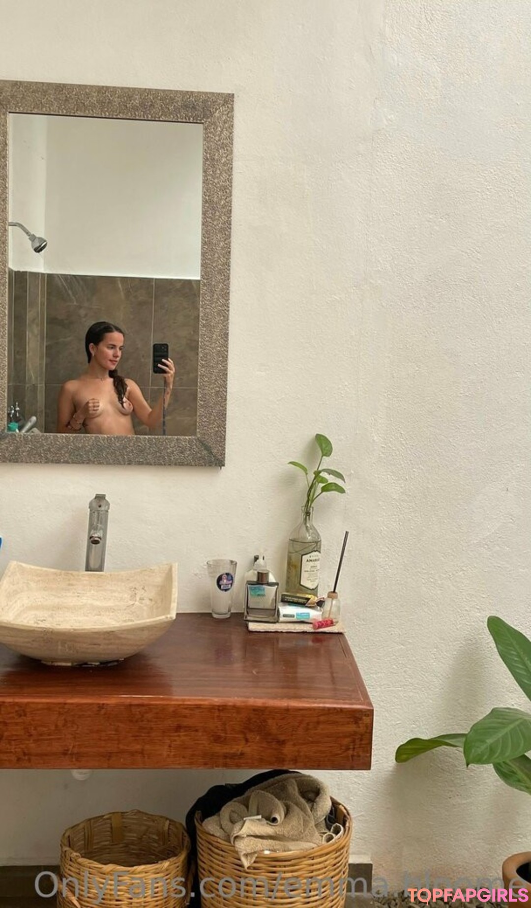 Photo nue de fuite OnlyFans de Emmabloome #21 Photo nue de fuite OnlyFans de Emmabloome #21