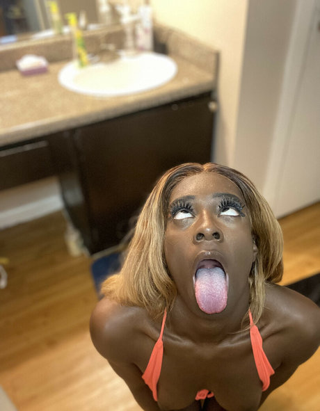 Photo nue de fuite OnlyFans de Defiantlydeviant