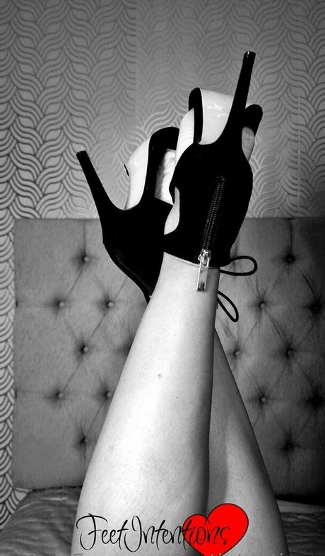Photo nue de fuite OnlyFans de Feetintentions
