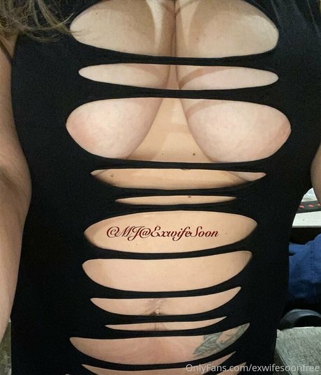 Photo nue de fuite OnlyFans de Exwifesoonfree