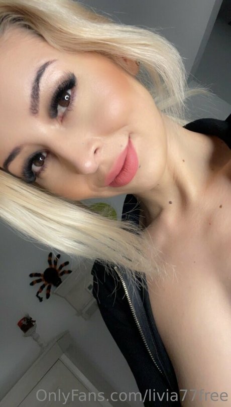 Photo nue de fuite OnlyFans de Livia77free