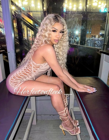 Photo nue de fuite OnlyFans de Herfeetonfleek