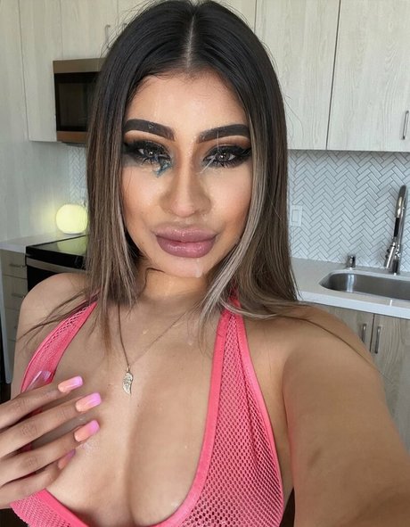 Photo nue de fuite OnlyFans de Mila Milkshake