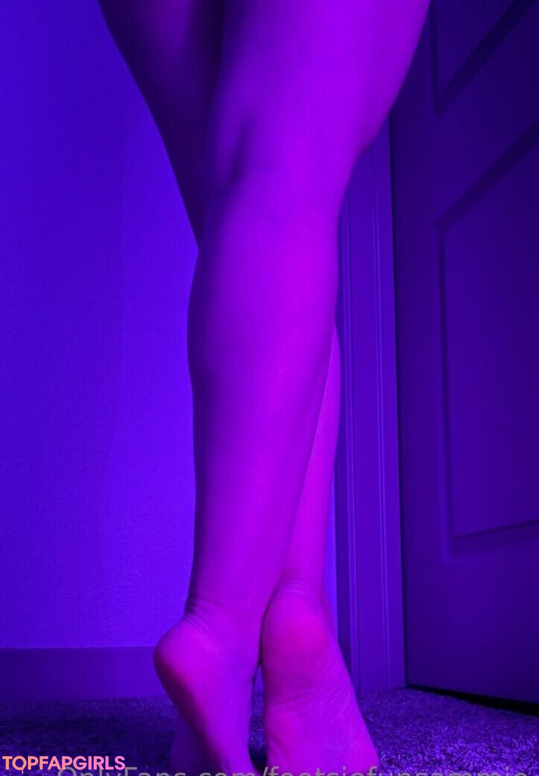 Photo nue de fuite OnlyFans de Footsiefunsammie #36 Photo nue de fuite OnlyFans de Footsiefunsammie #36