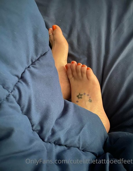 Photo nue de fuite OnlyFans de Cutelittletattooedfeet