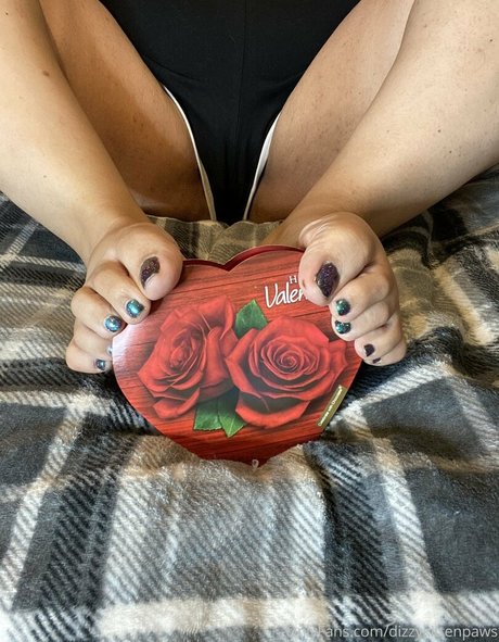 Photo nue de fuite OnlyFans de Dizzykittenpaws