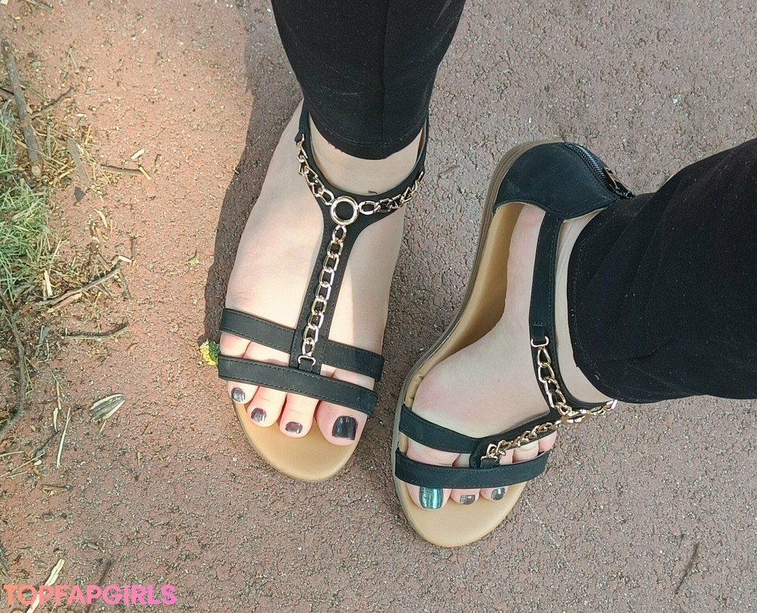 Photo nue de fuite OnlyFans de Kimberlyfeetfieuw23 #8 Photo nue de fuite OnlyFans de Kimberlyfeetfieuw23 #8