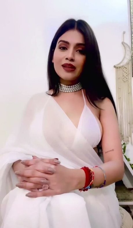 Photo nue de fuite OnlyFans de Nidhi Chaudhary