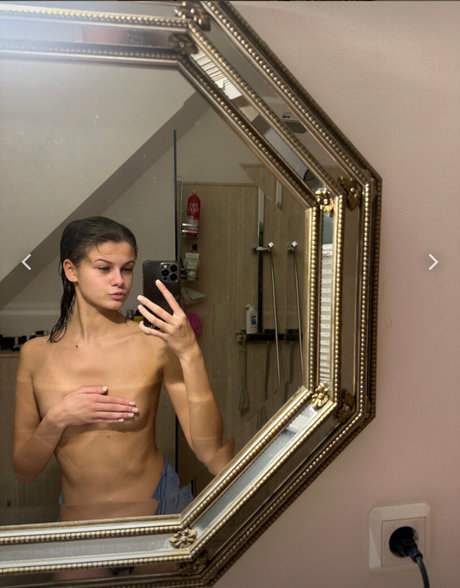 Photo nue de fuite OnlyFans de Bella Jone