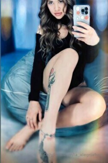 Photo nue de fuite OnlyFans de Laalegriafree