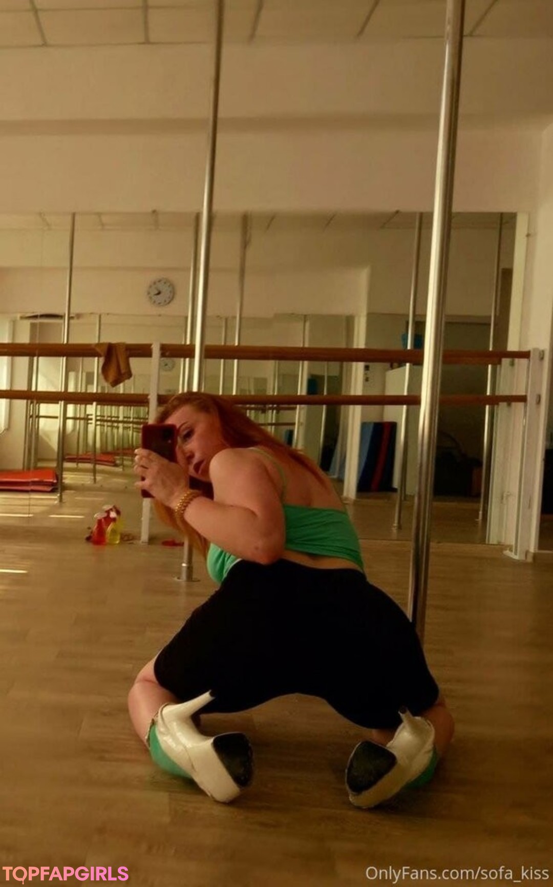 Photo nue de fuite OnlyFans de Sofiyasweetsofiya #23 Photo nue de fuite OnlyFans de Sofiyasweetsofiya #23