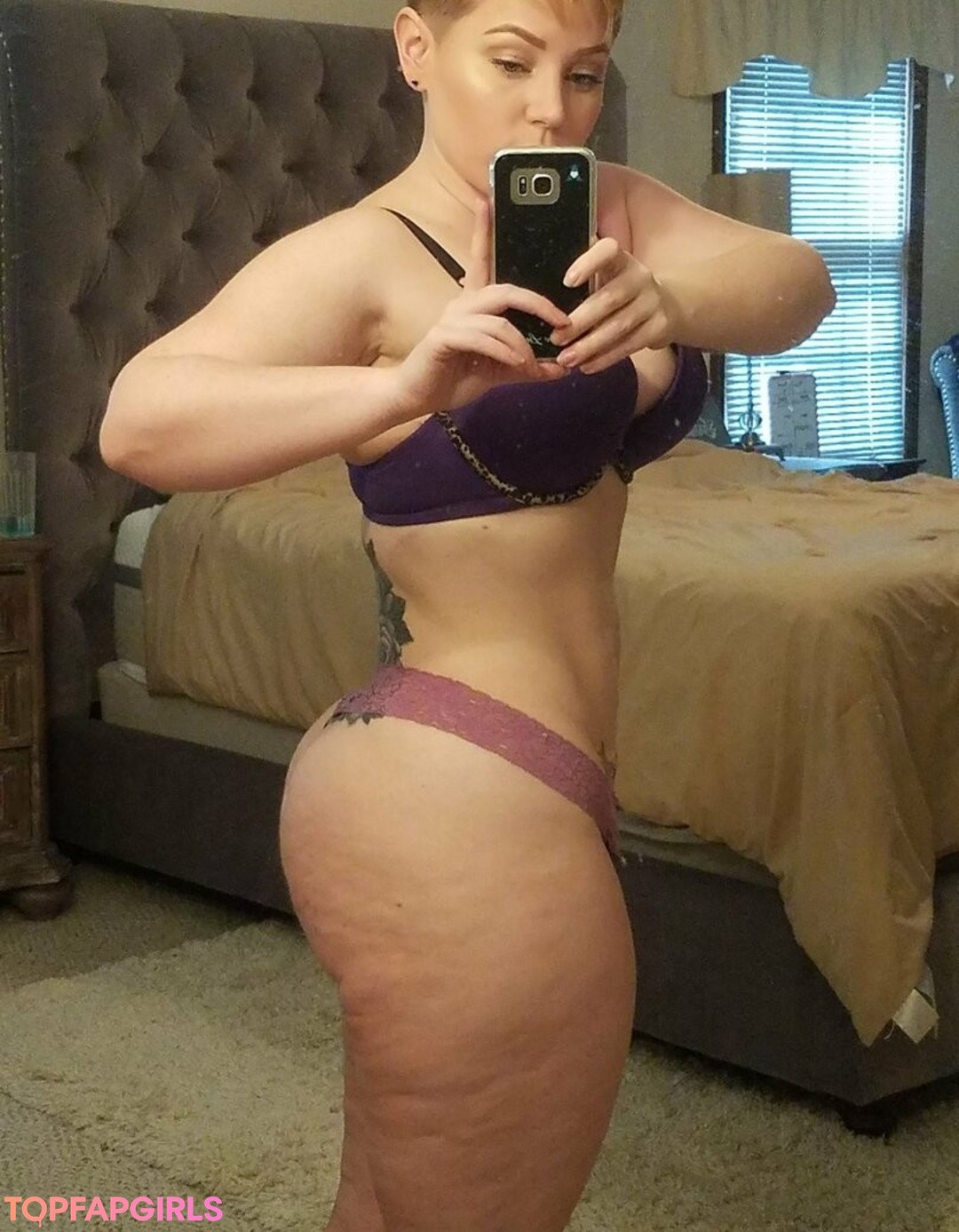 Photo nue de fuite OnlyFans de Caroline G #3 Photo nue de fuite OnlyFans de Caroline G #3