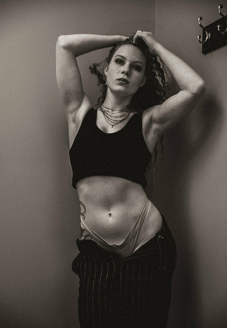 Photo nue de fuite OnlyFans de Mynamesnotseven