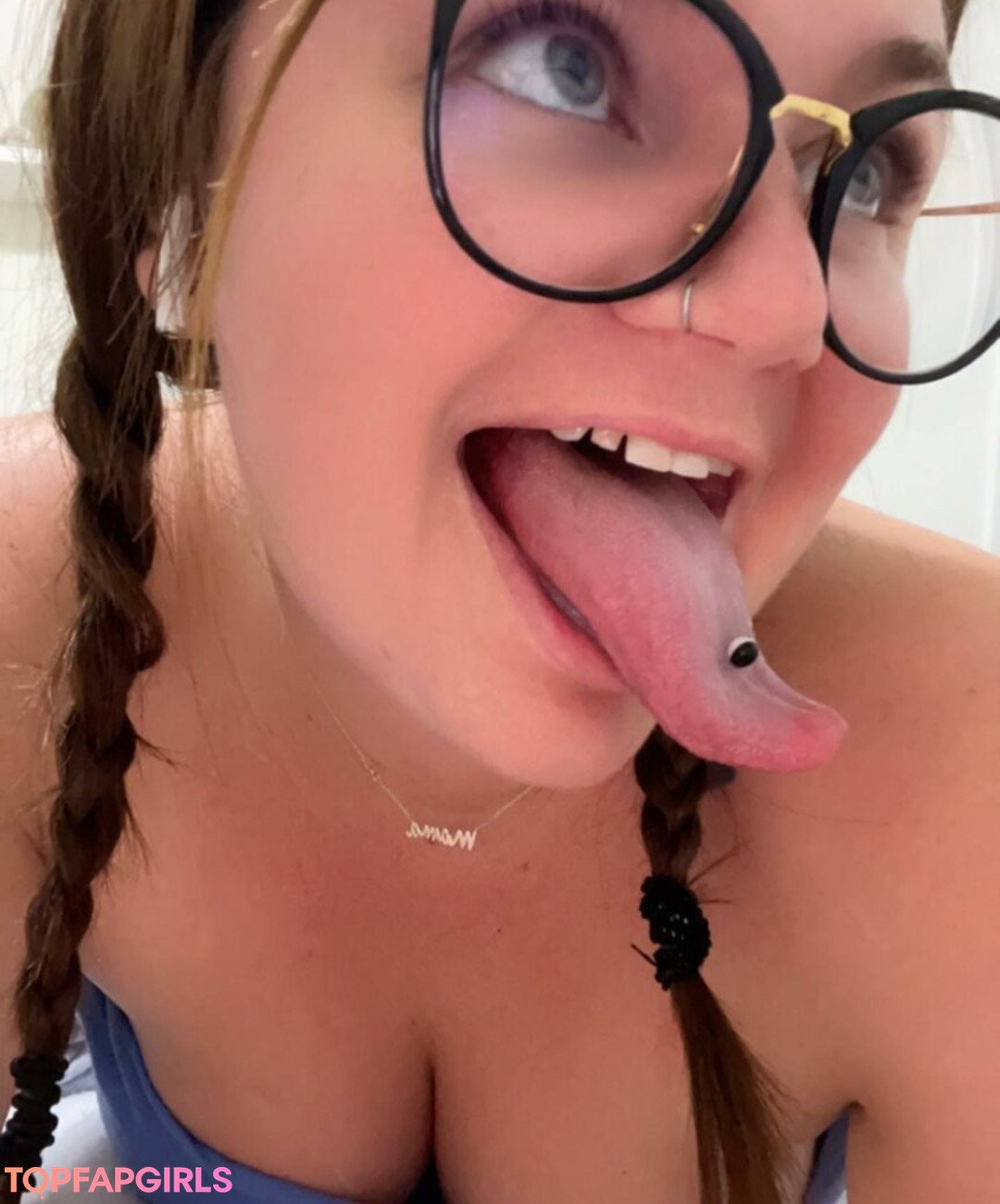 Photo nue de fuite OnlyFans de Long Tongue Fetish #225 Photo nue de fuite OnlyFans de Long Tongue Fetish #225
