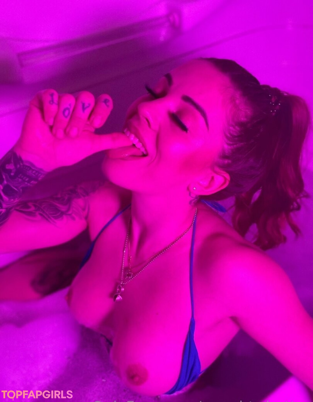 Photo nue de fuite OnlyFans de Naughtybatter #30 Photo nue de fuite OnlyFans de Naughtybatter #30