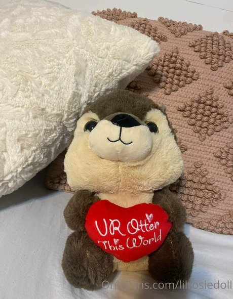 Lilrosiedoll