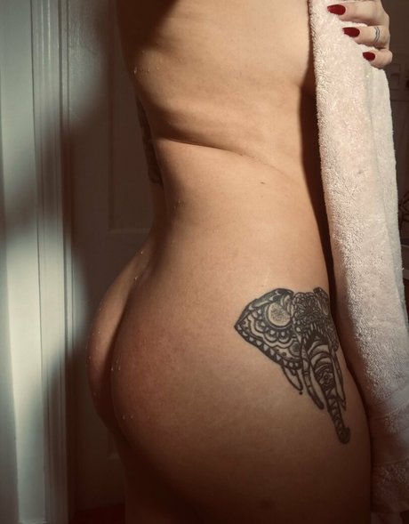 Photo nue de fuite OnlyFans de Nakedgirloninternet