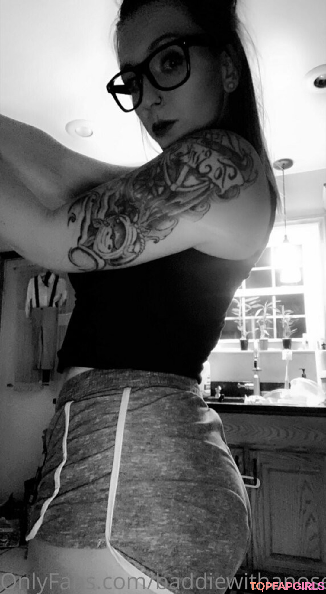 Photo nue de fuite OnlyFans de Baddiewithanosering #16 Photo nue de fuite OnlyFans de Baddiewithanosering #16