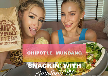 Snackinwithanastasia