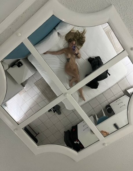 Photo nue de fuite OnlyFans de Violetwalker66