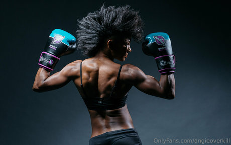 Photo nue de fuite OnlyFans de Angieoverkill