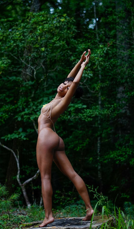 Photo nue de fuite OnlyFans de Blackgoddess777