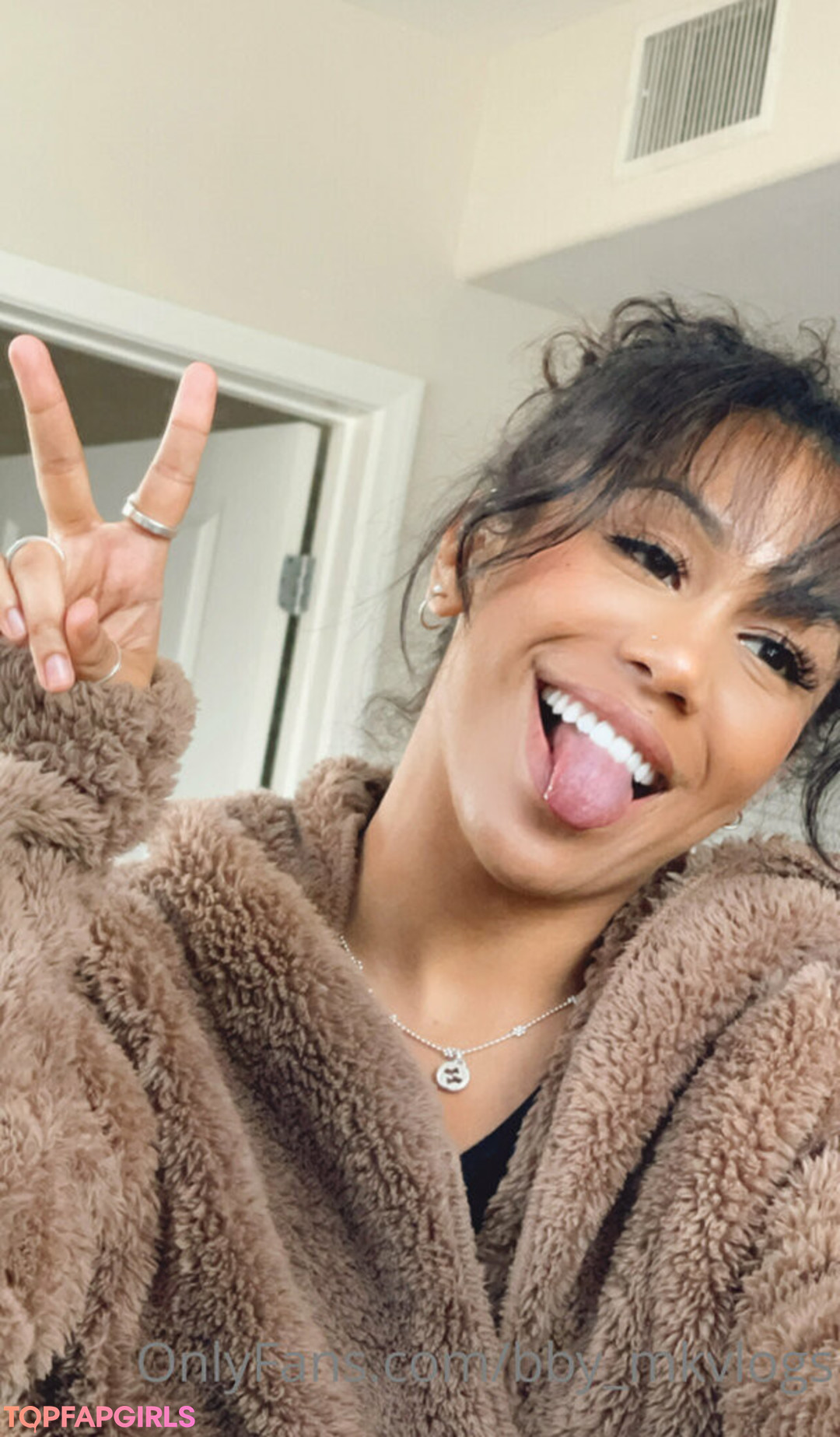 Photo nue de fuite OnlyFans de Thatonegirlmikeyvlogs #58 Photo nue de fuite OnlyFans de Thatonegirlmikeyvlogs #58