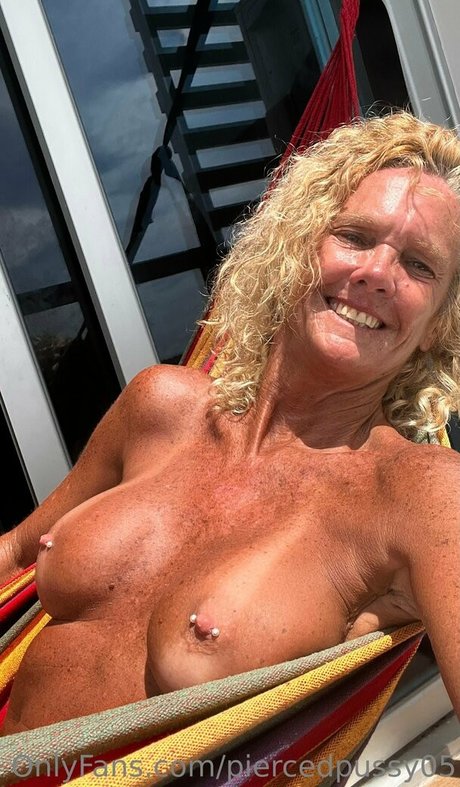 Photo nue de fuite OnlyFans de Piercedpussy05