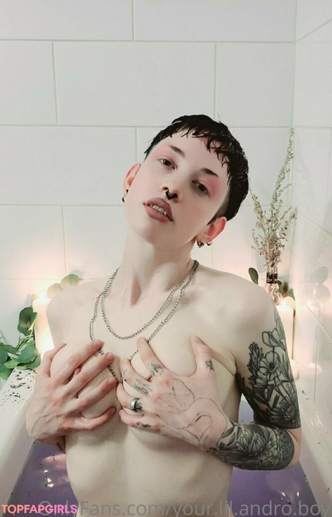 Photo nue de fuite OnlyFans de Yourlilandroboy #1 Photo nue de fuite OnlyFans de Yourlilandroboy #1