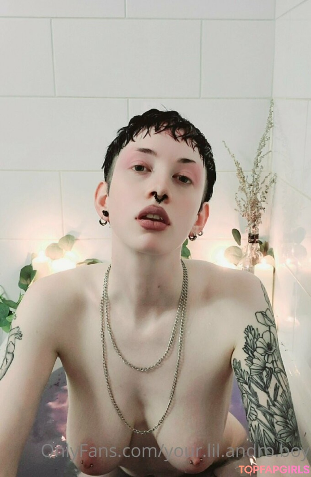 Photo nue de fuite OnlyFans de Yourlilandroboy #2 Photo nue de fuite OnlyFans de Yourlilandroboy #2