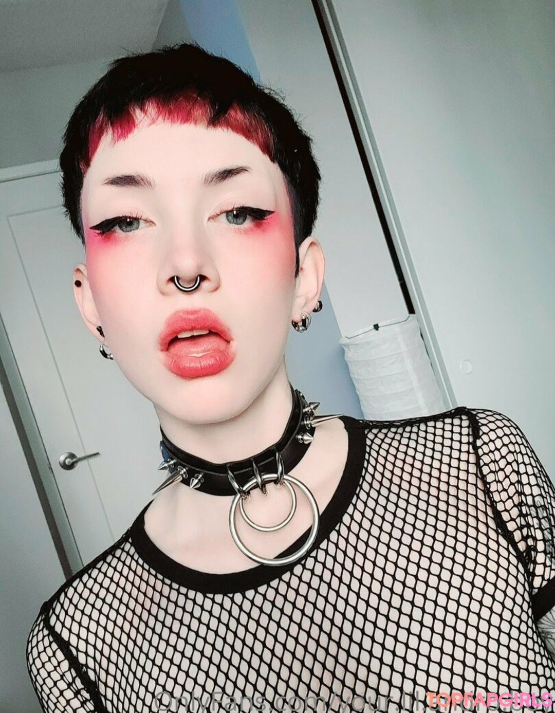 Photo nue de fuite OnlyFans de Yourlilandroboy #6 Photo nue de fuite OnlyFans de Yourlilandroboy #6