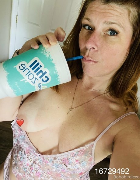Photo nue de fuite OnlyFans de Birdiecakes