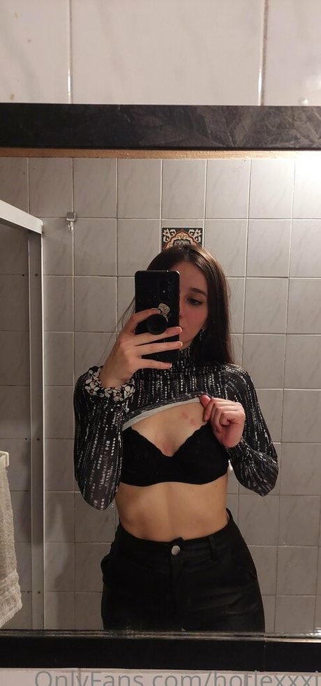Photo nue de fuite OnlyFans de Hotlexxxi