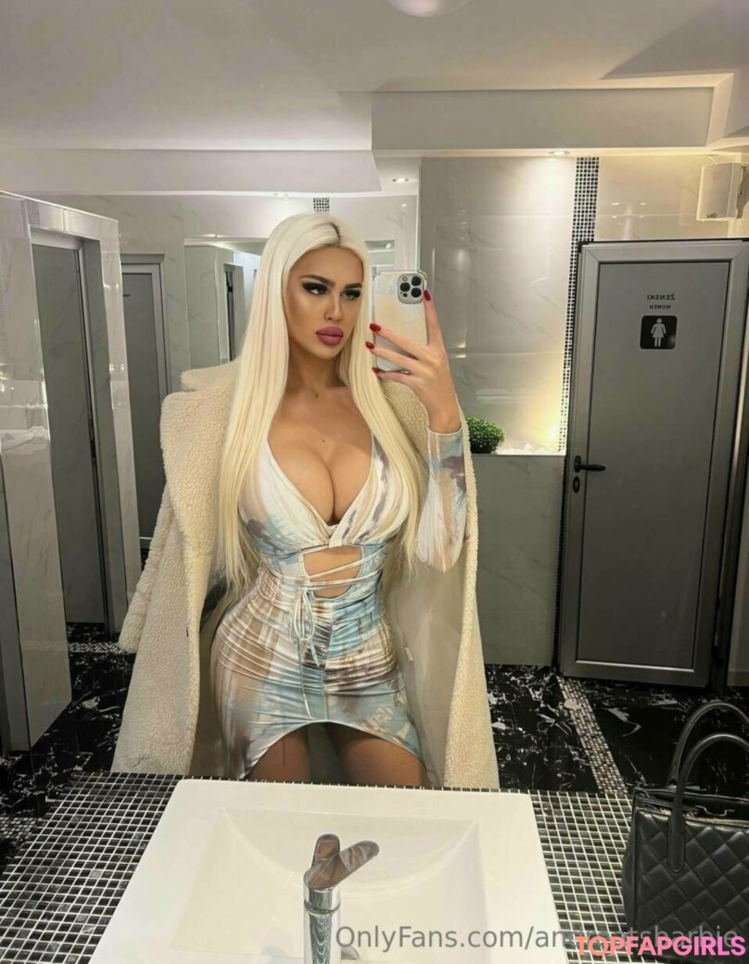 Photo nue de fuite OnlyFans de Andreatsbarbie #38 Photo nue de fuite OnlyFans de Andreatsbarbie #38