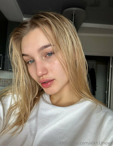 Photo nue de fuite OnlyFans de Alkh1mova